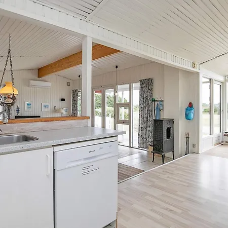 Secluded Retreat With Views - By Traum