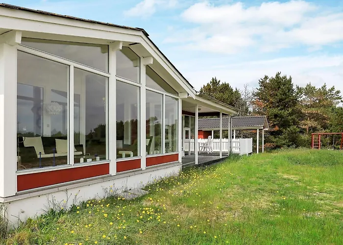 Secluded Retreat With Views - By Traum