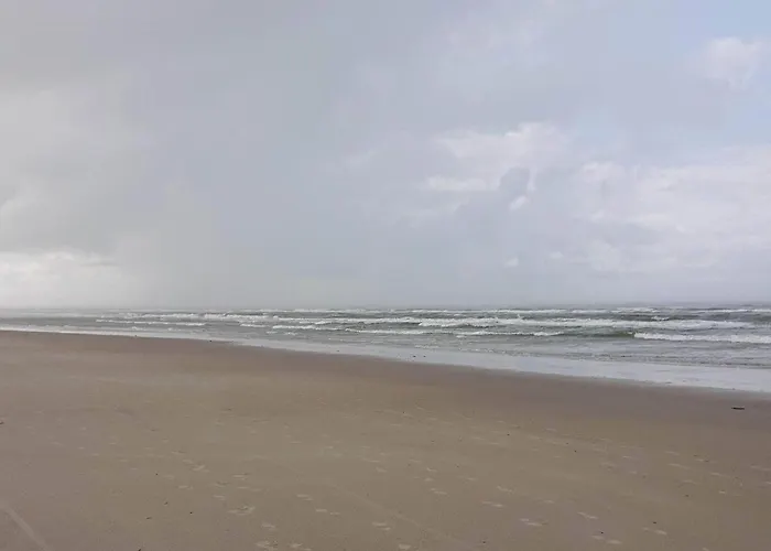 Secluded Retreat With Views - By Traum